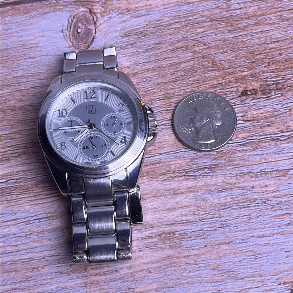 NY&Co Women's Silver Watch- New needs a battery - Picture 10 of 10